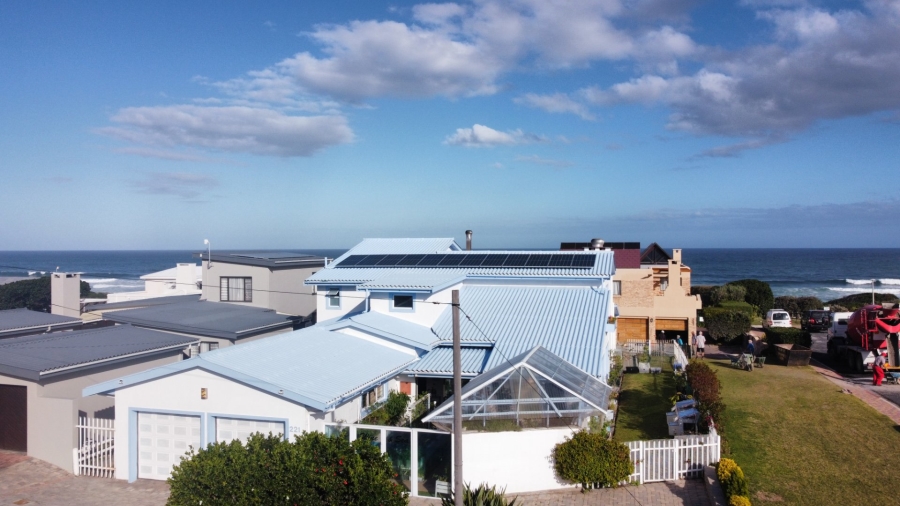 4 Bedroom Property for Sale in Outeniqua Strand Western Cape